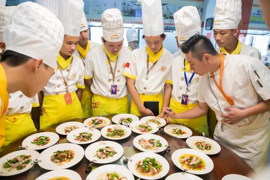 8月,你还在选学校吗?其实,你可以这样选!