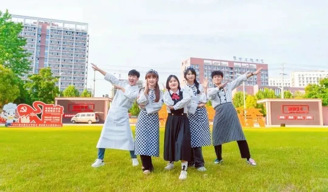 “老师,都2月份了,现在转学还来得及吗?可以到校参观吗?”当然可以!