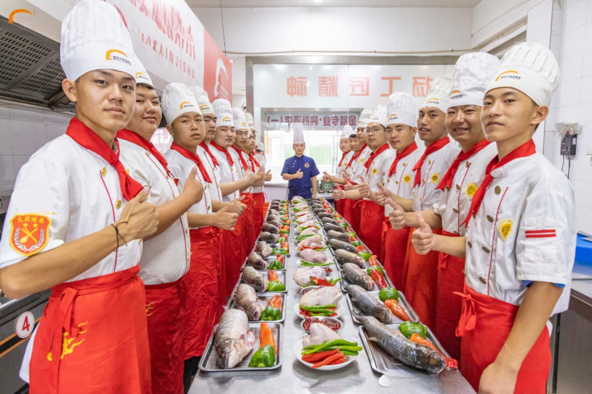 成年人学烹饪技术,就业前景如何?学多久能上岗?