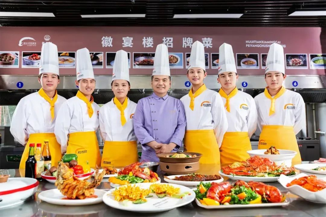 越来越多初中生选择学厨师,原来是因为这些!