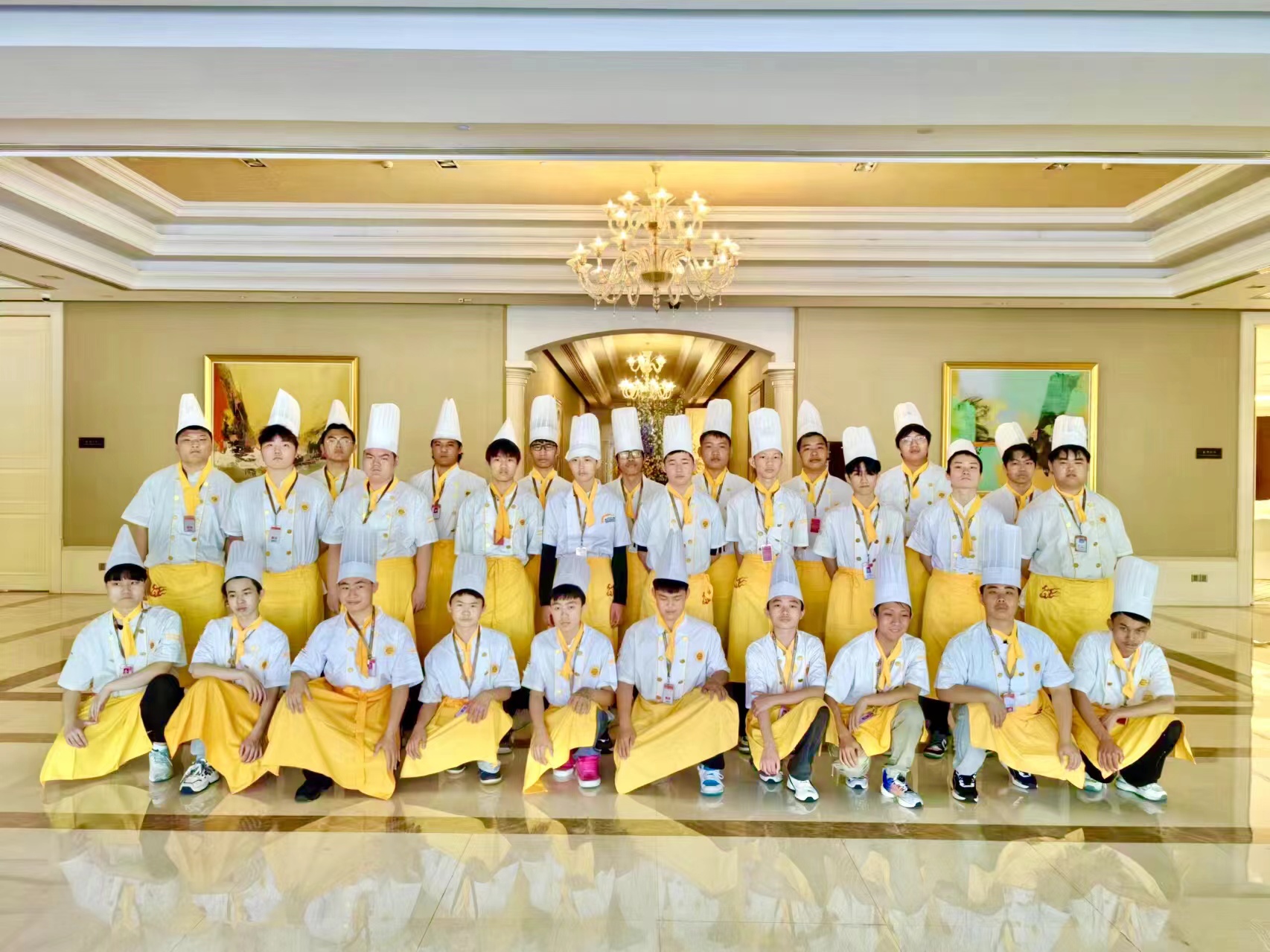 走出校园、走进企业,体验不一样的“课堂”——我校学子赴厦门海悦山庄酒店参观交流学