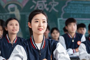 哦豁~竟然被室友拿捏住了!