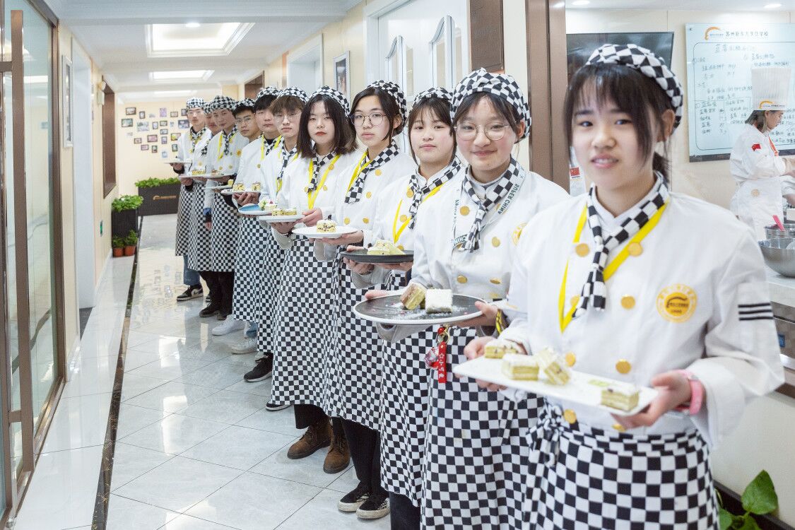 青春 × 厦门新东方,一键触发充值未来无限可能!