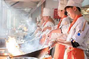 在厦门新东方,成为自己的光