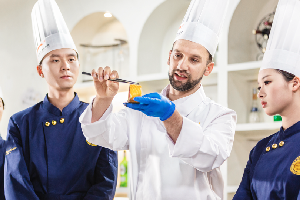 初中生学技术|厦门新东方这样的学习方式,真的很难不爱!