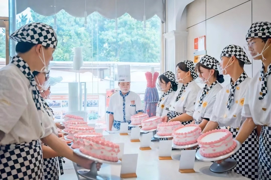 多图预警!月末大考,一起甜蜜见证西点学子们的作品吧~