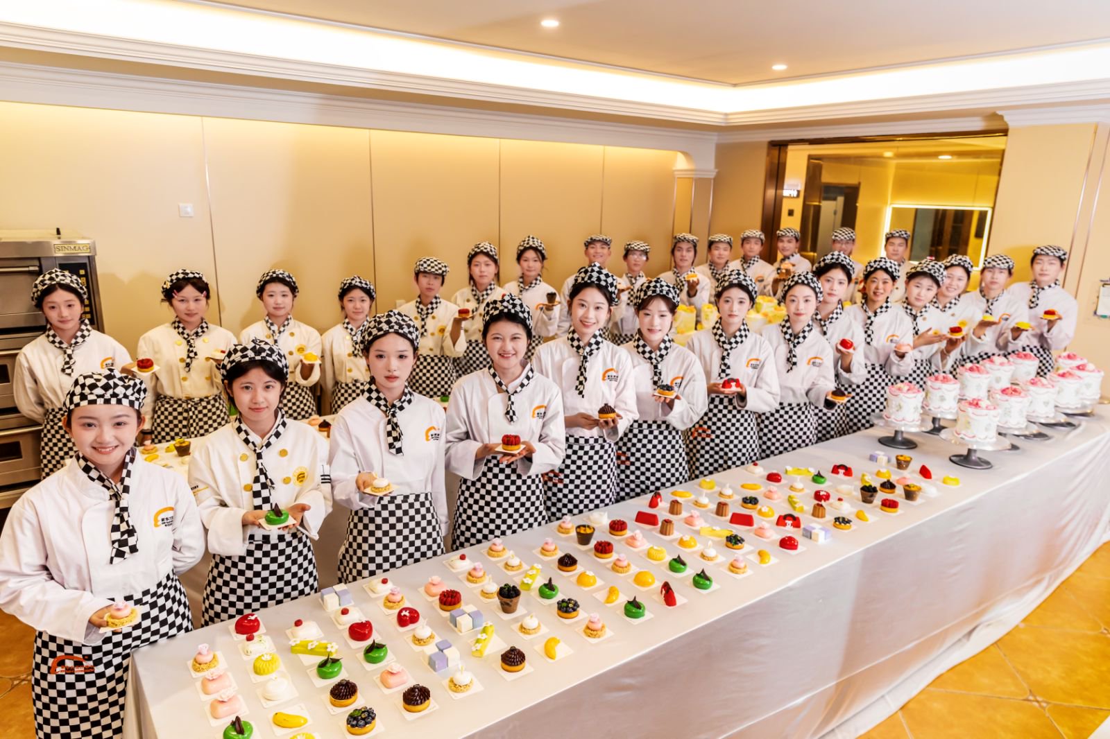 “香,真香!”同学们将作业都炫完了~到厦门新东方,分分钟“爱”上学习