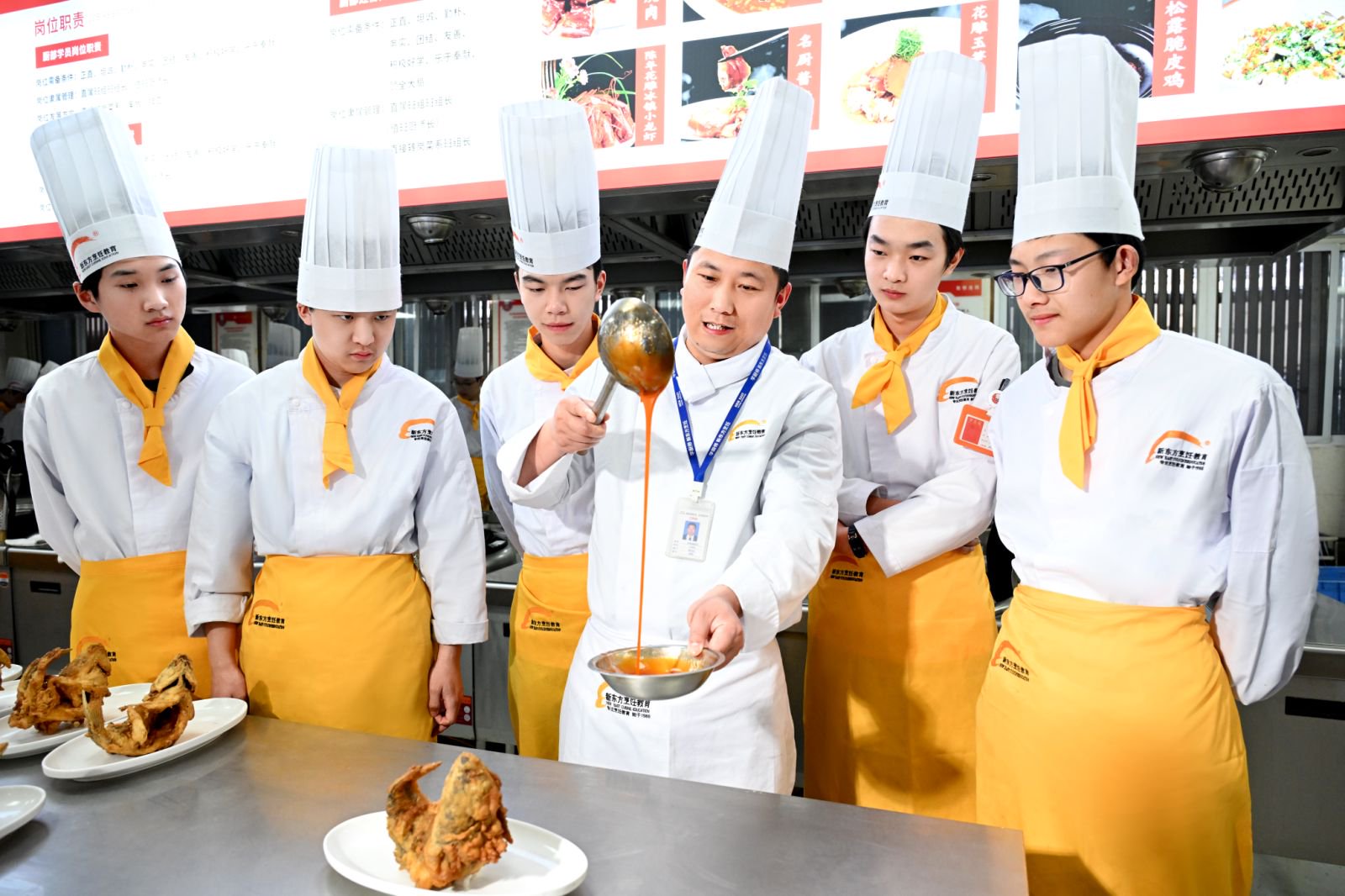 在厦门新东方,香气勾勒青春模样