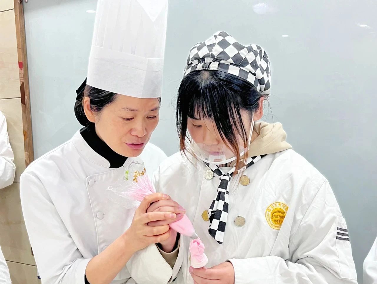 厦门学西点|当我打开厦门新东方学子的手机相册……