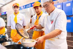 在厦门新东方,他们用青春和技术勾勒自己的未来!