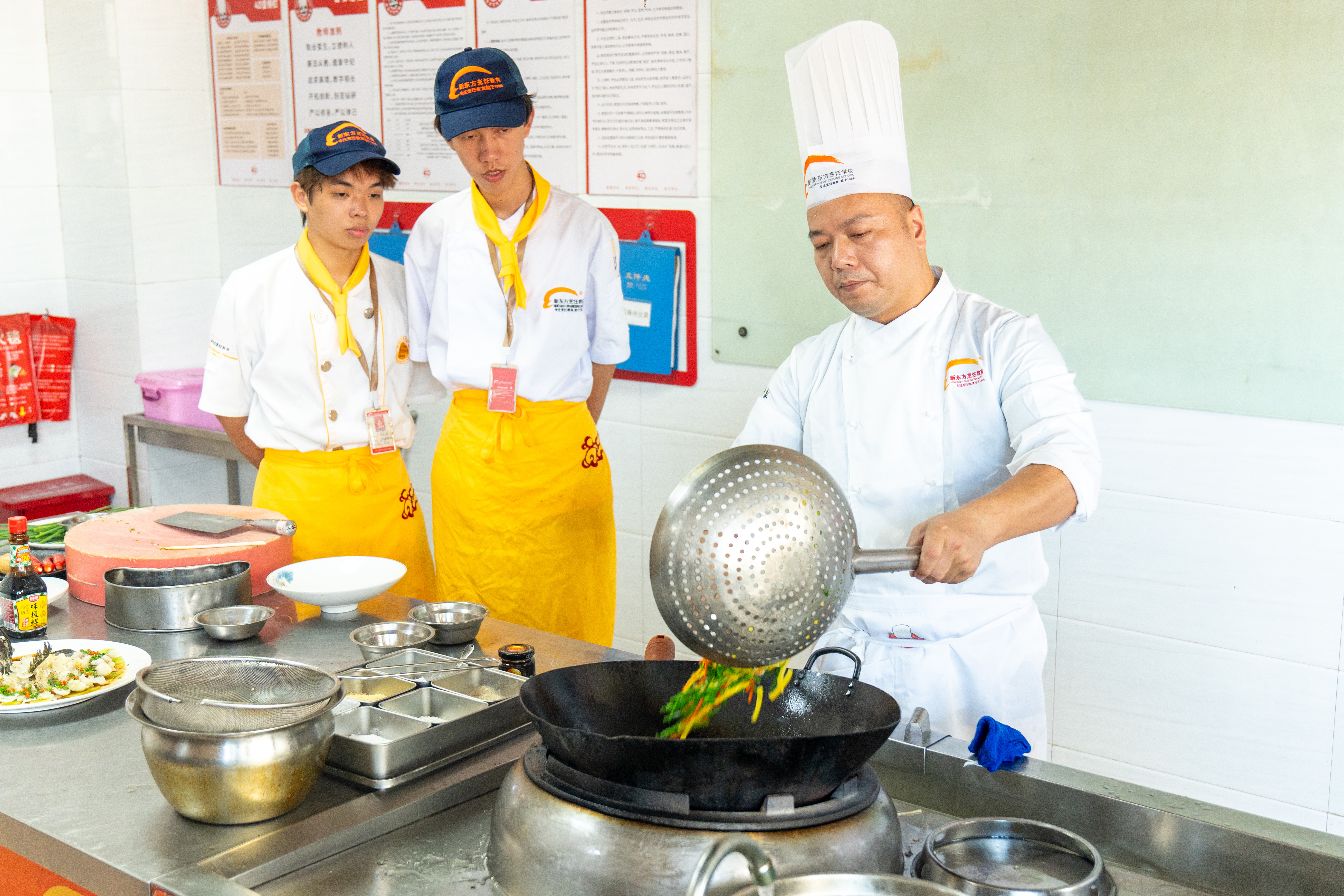 ����ʦ��У԰��������⿽��ģ�����ѧ�ӳɲţ�