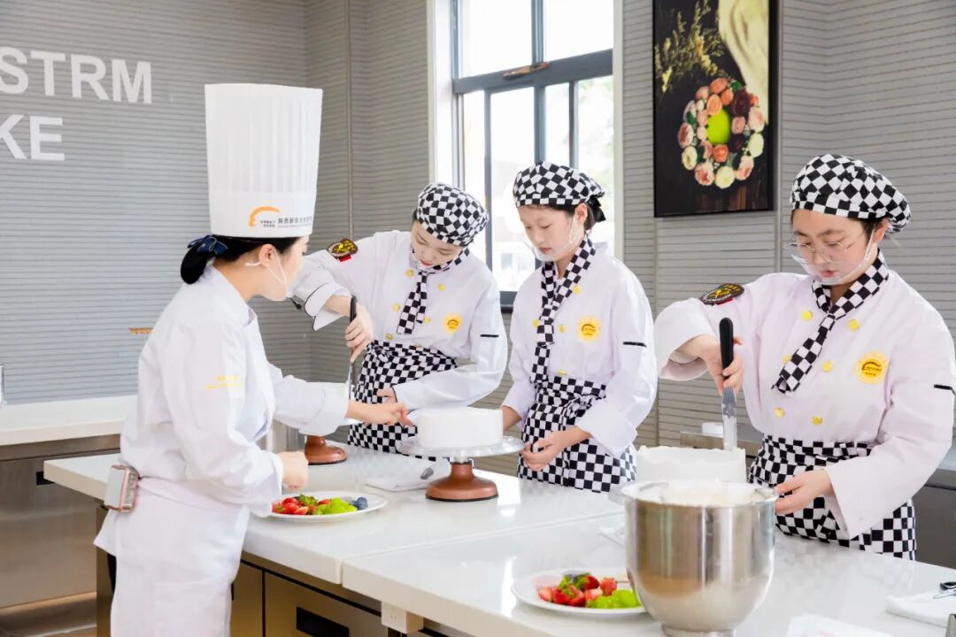 ��ͷ���������¶�����ÿһ֡���Ƿ羰�����У԰˽�أ���һ�����ա�