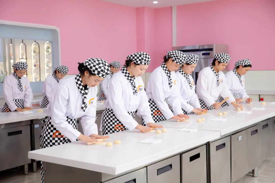 �������������¶������ѧУ�ġ�С�����Ǽ���~